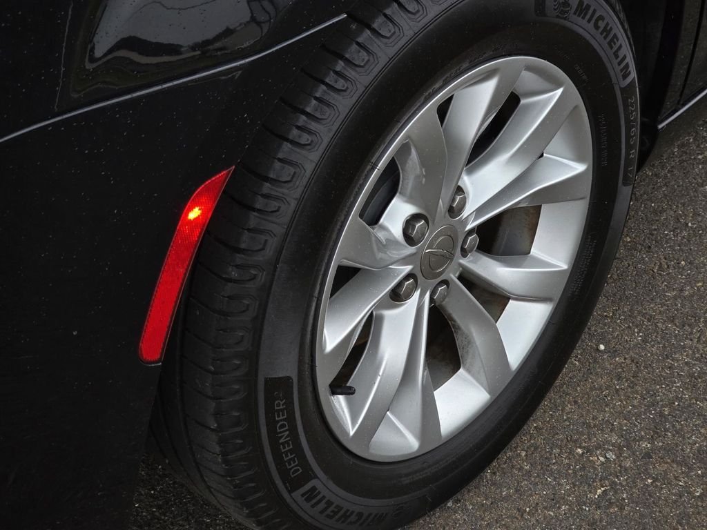 Used 2018 Gloss Black Chrysler Touring image 42