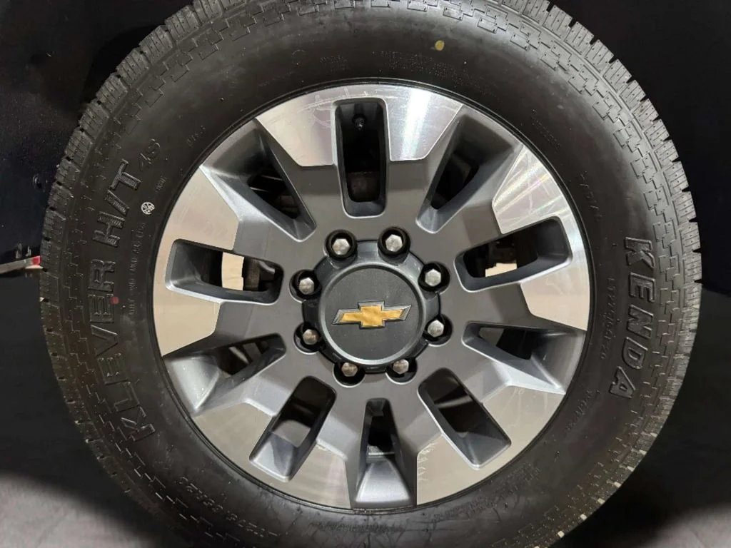 Used 2021 Black Chevrolet LT image 27