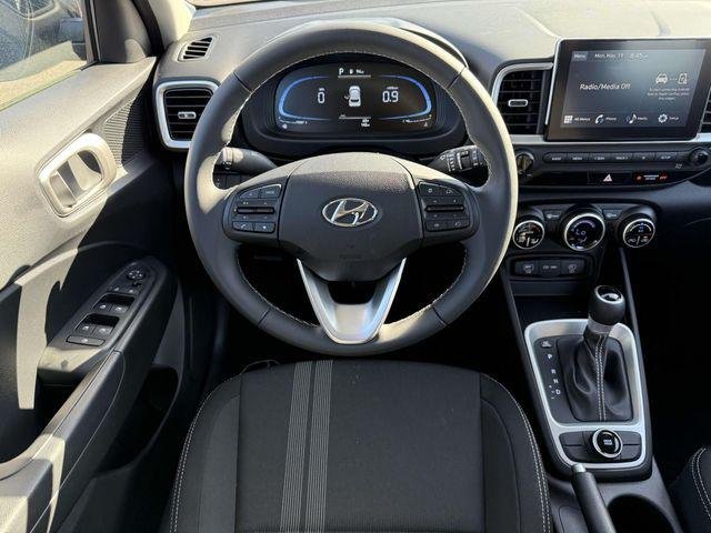 2025 Hyundai Venue SEL - Photo 3