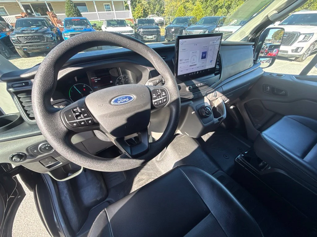 Used 2022 Black Ford Base image 10
