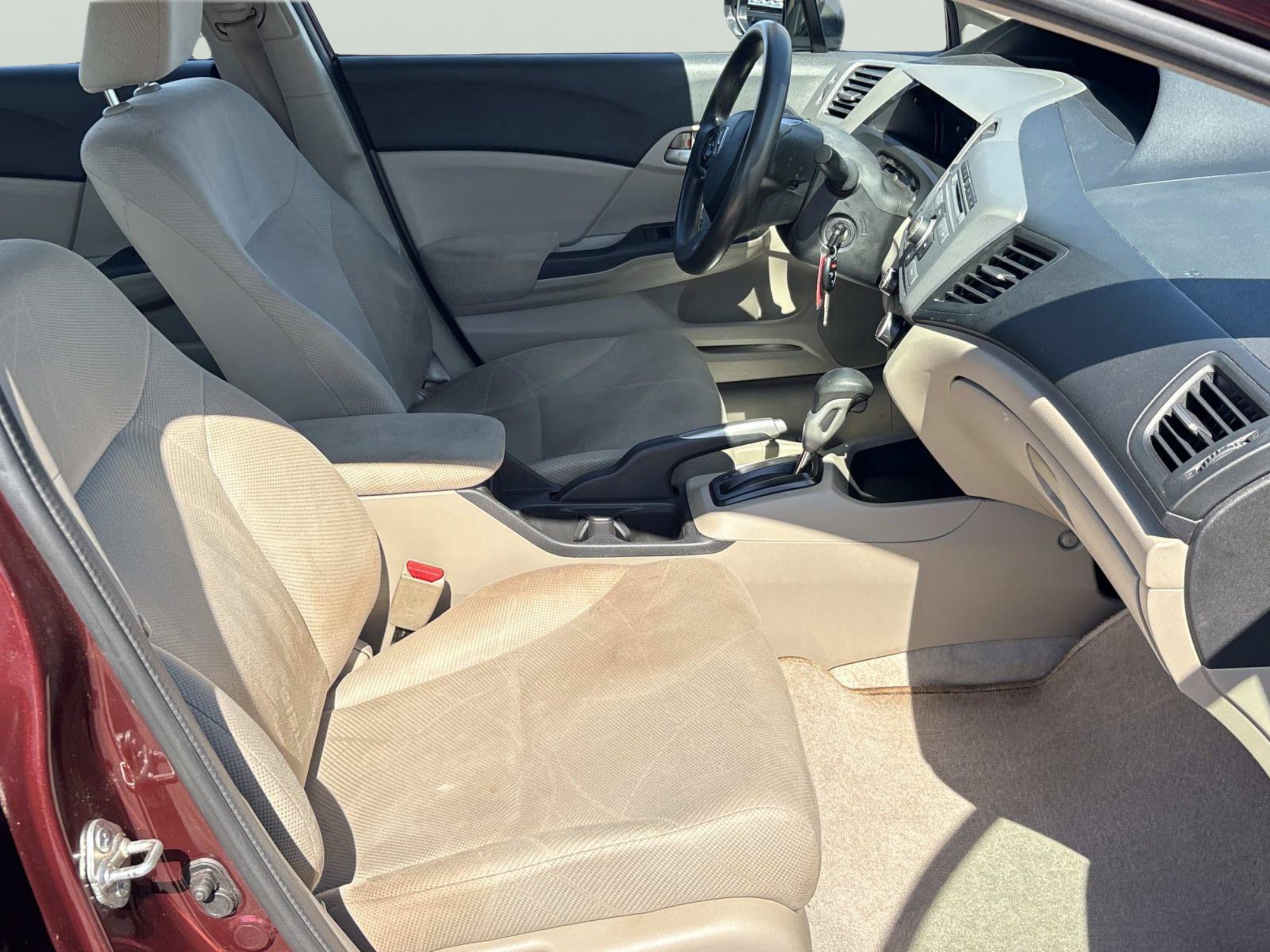 Used 2012 Rallye Red Honda LX image 18