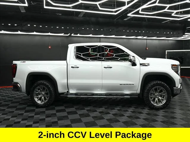 New 2026 Glacier White Tricoat GMC SLT image 3