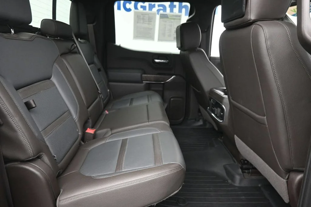 Used 2019 White GMC Denali image 10