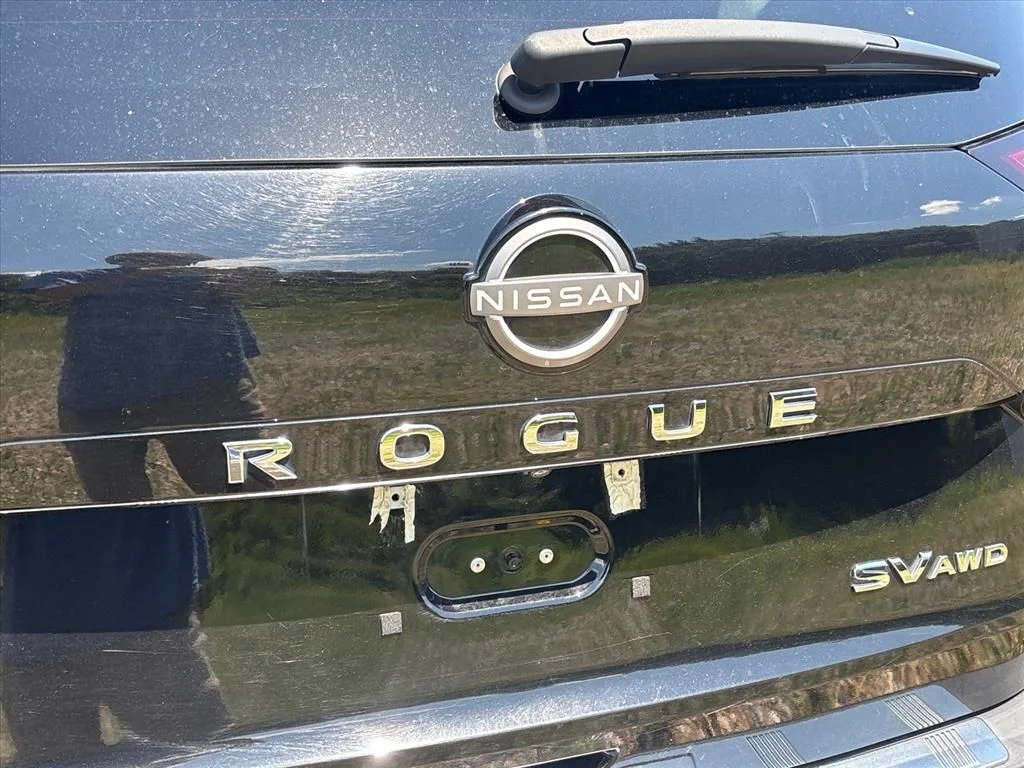 Used 2022 Black Nissan SV image 17