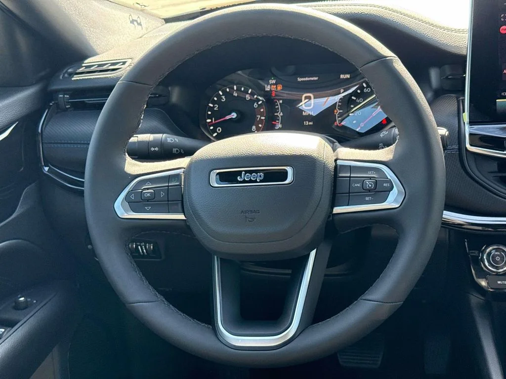 New 2026 White Jeep Latitude image 12