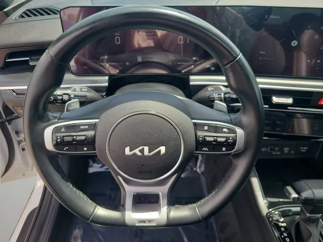 Used 2025  Kia GT image 27