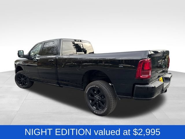 New 2025 Diamond Black Crystal Pearl-Coat Exterior Paint RAM Laramie image 5