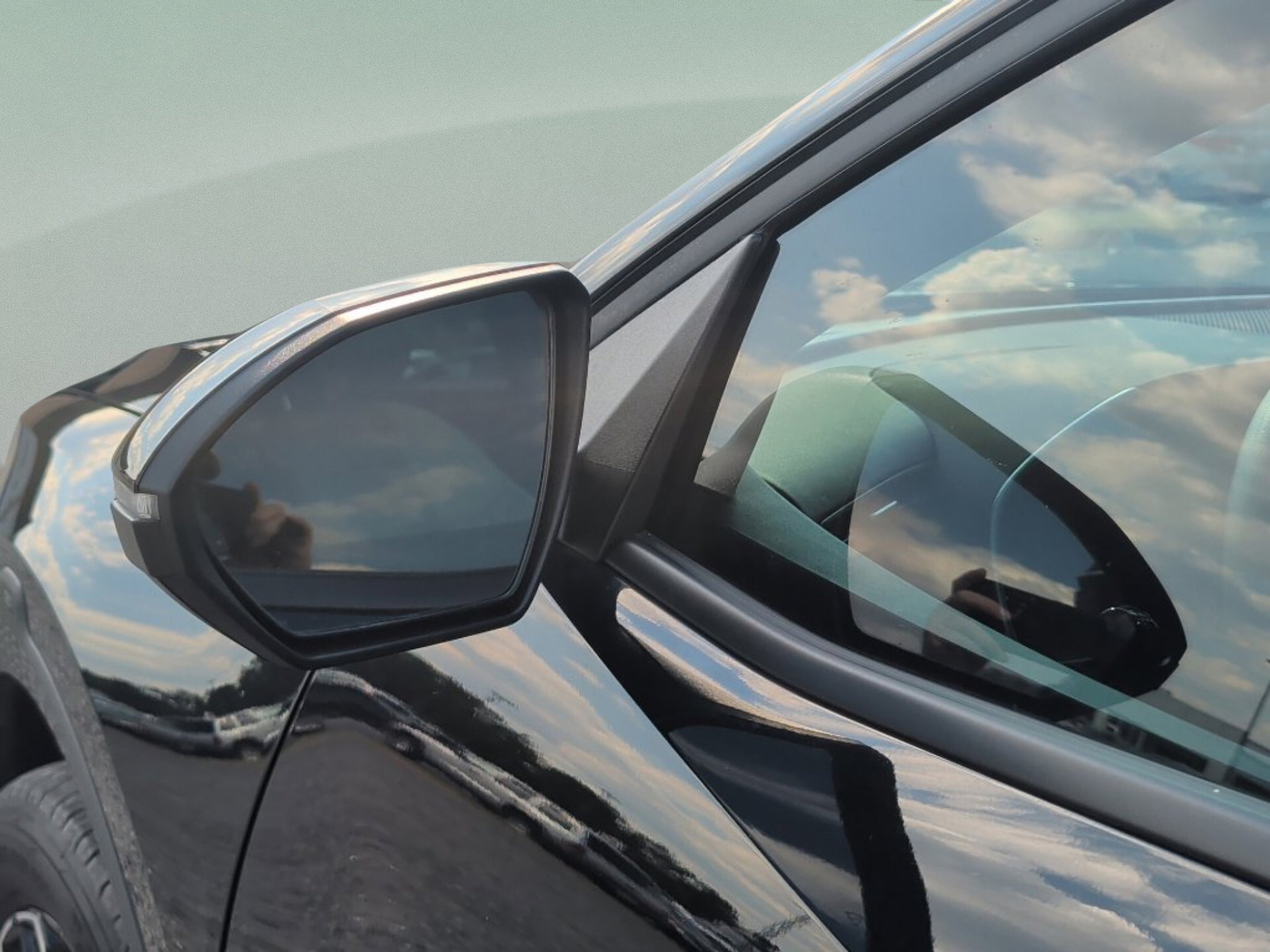 Used 2024 Phantom Black Hyundai SEL image 44