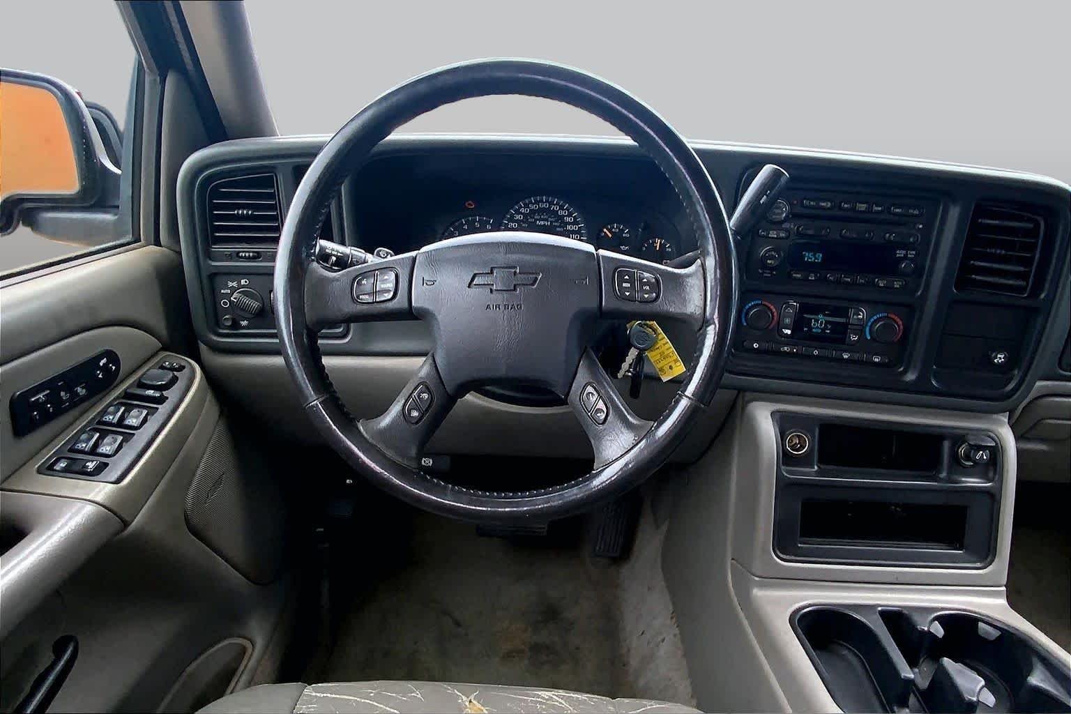 Used 2005 Dark Gray Metallic Chevrolet LT image 5
