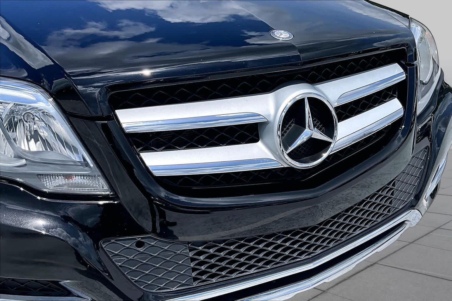 Used 2014 Obsidian Black Metallic Mercedes-Benz GLK 350 image 28