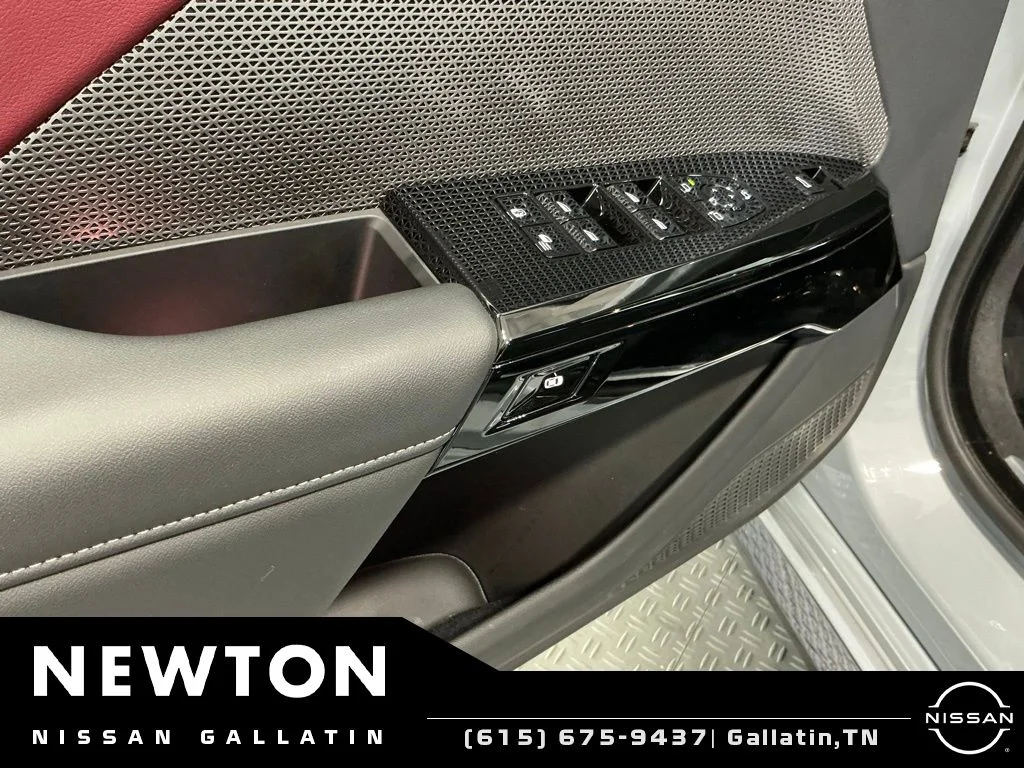 Used 2026 Brooklyn Gray Metallic BMW 740i xDrive image 37