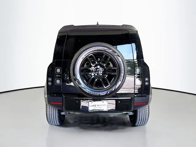 New 2026 Santorini Black Land Rover S image 6
