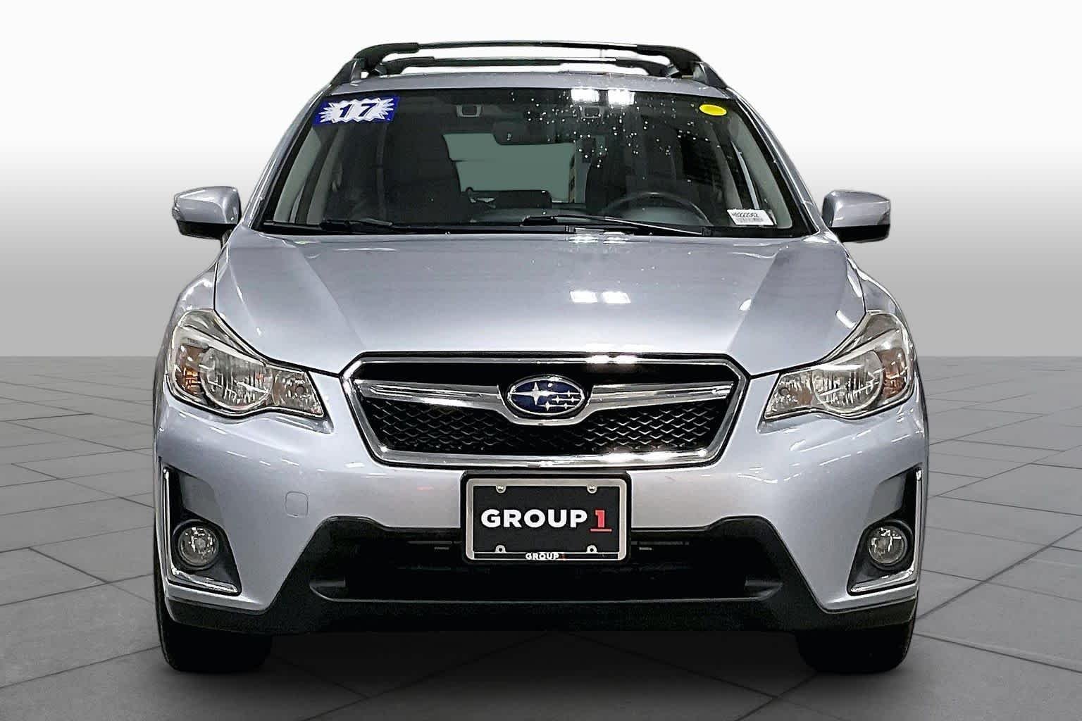 Used 2017 Ice Silver Metallic Subaru Limited image 4