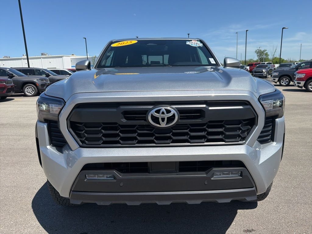 Used 2025 Toyota Tacoma TRD Off Road with VIN 3TMLB5JNXSM092944 for sale in Kansas City