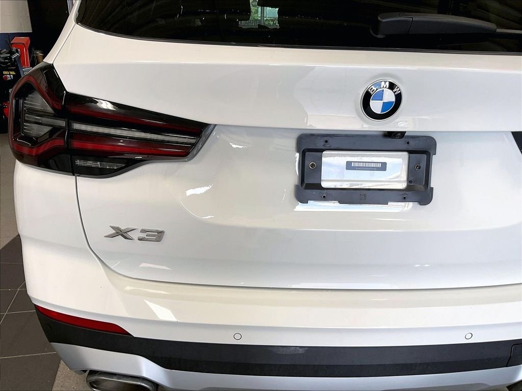 Used 2022 White BMW xDrive30i image 28