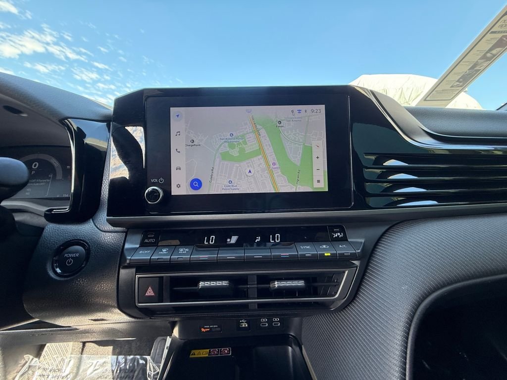 Used 2025  Toyota SE image 21