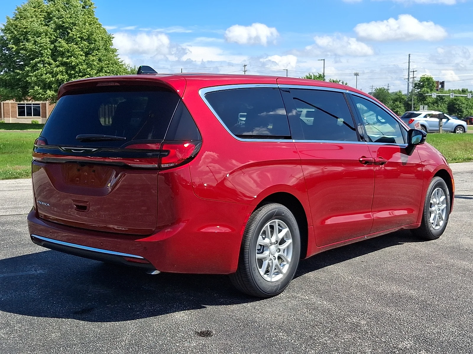 New 2027 Red Hot Pearl-Coat Exterior Paint Chrysler Select image 7