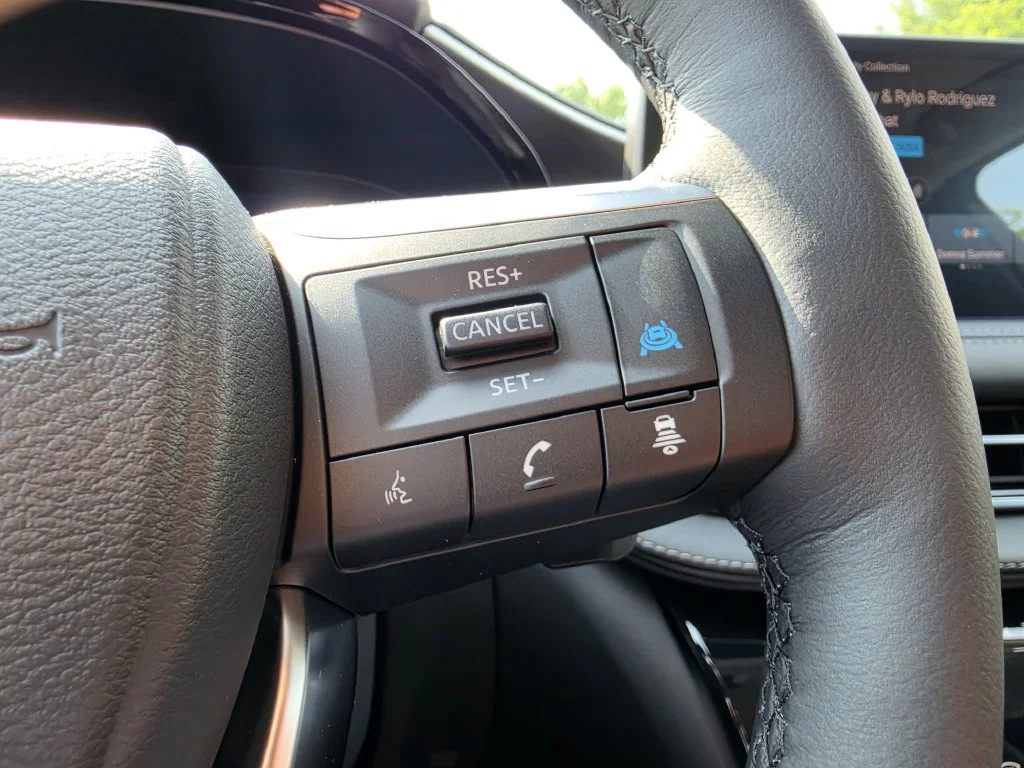 New 2027 RADIANT WHITE INFINITI Luxe AWD image 20