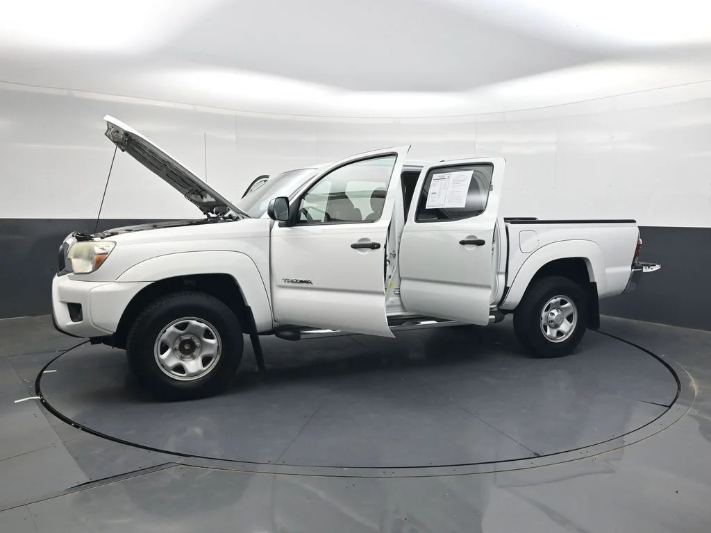 Used 2015 White Toyota PreRunner image 42