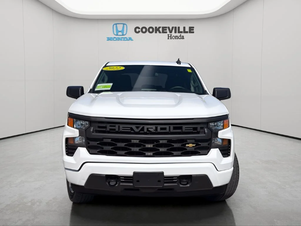 Used 2022 Summit White Chevrolet Custom image 4