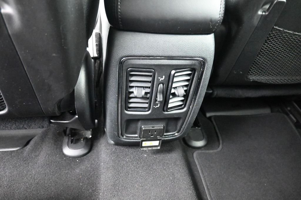 Used 2019 Black Jeep Altitude image 10