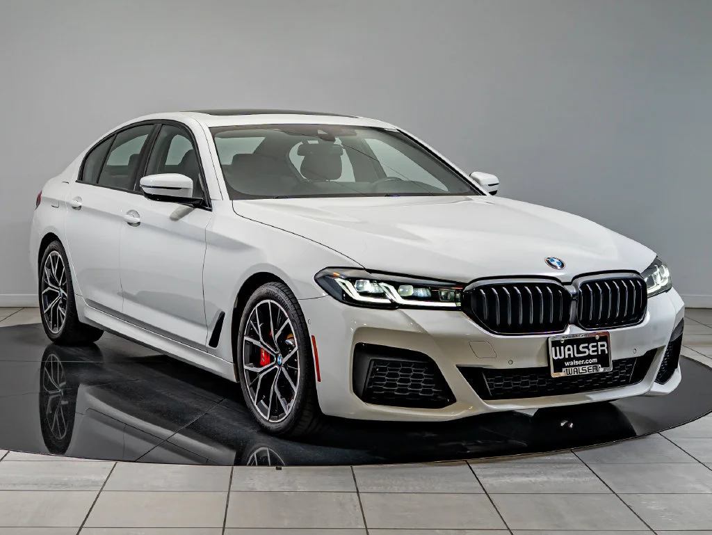 Used 2022 Alpine White BMW 540i image 3