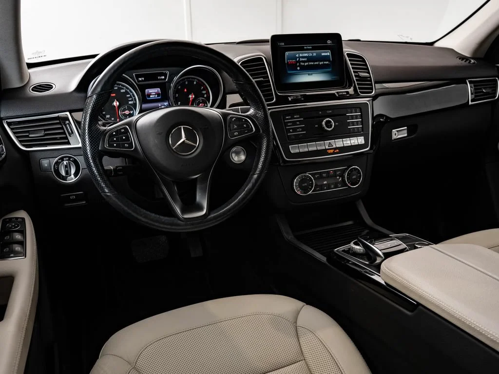 Used 2017 Diamond Silver Metallic Mercedes-Benz GLE 350 image 4