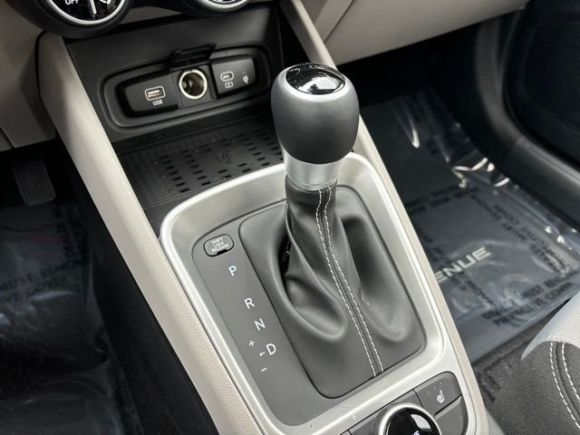 New 2026 Shimmering Silver Hyundai SEL image 29