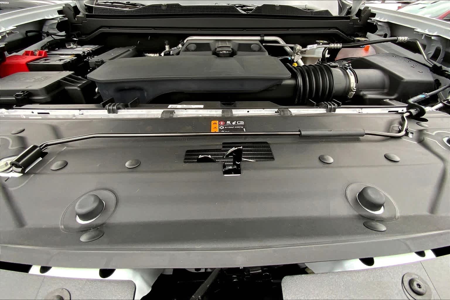 Used 2024 Summit White Chevrolet 2WD LT image 16