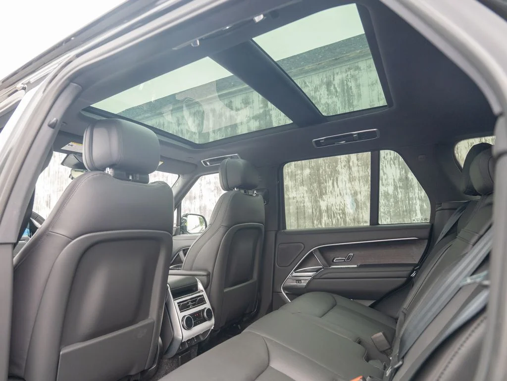 New 2026 Carpathian Grey Land Rover SE image 22