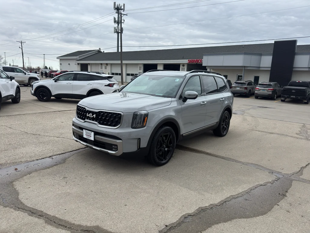 Used 2023 Wolf Gray Kia SX Prestige X-Line image 2