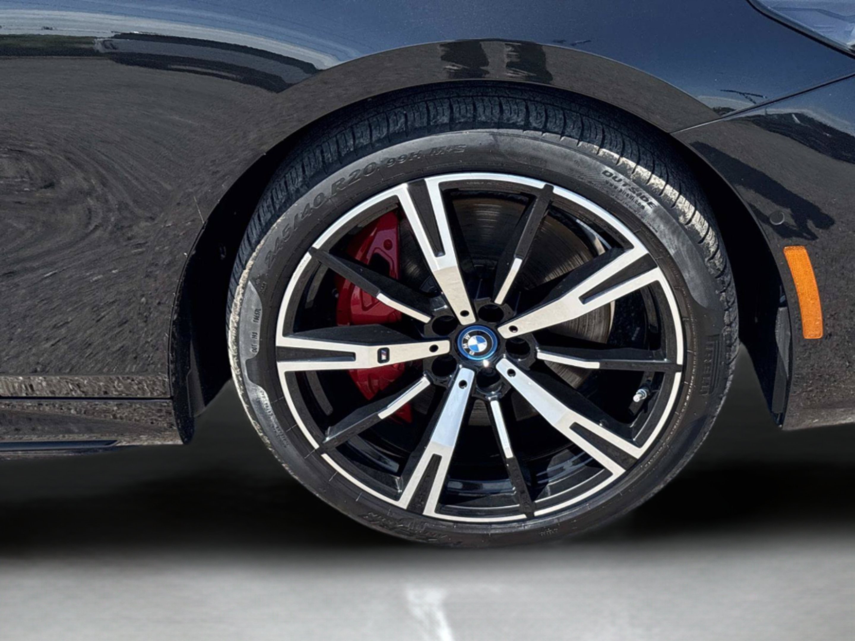Used 2024 Black Sapphire Metallic BMW M60 image 9