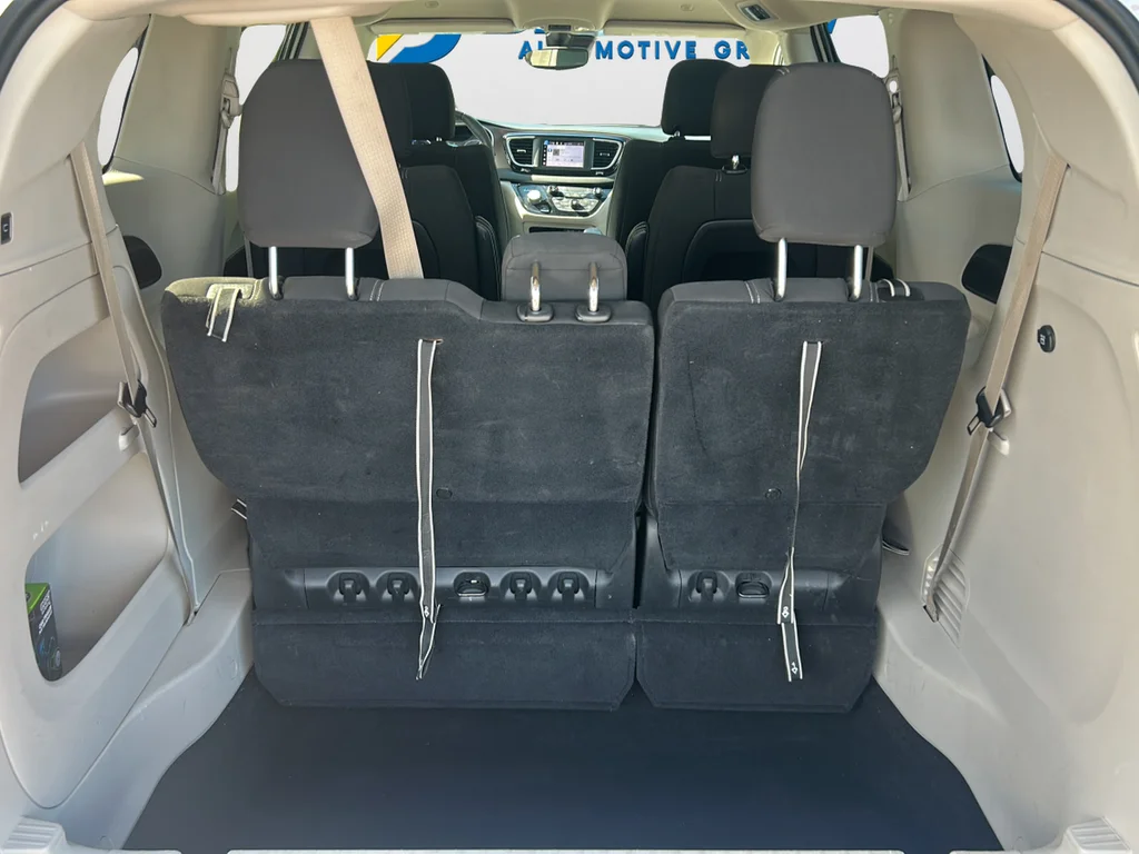 Used 2023 White Chrysler LX image 12