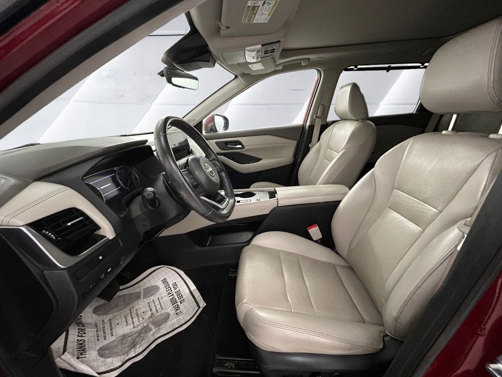 Used 2023 Red Nissan SL image 7