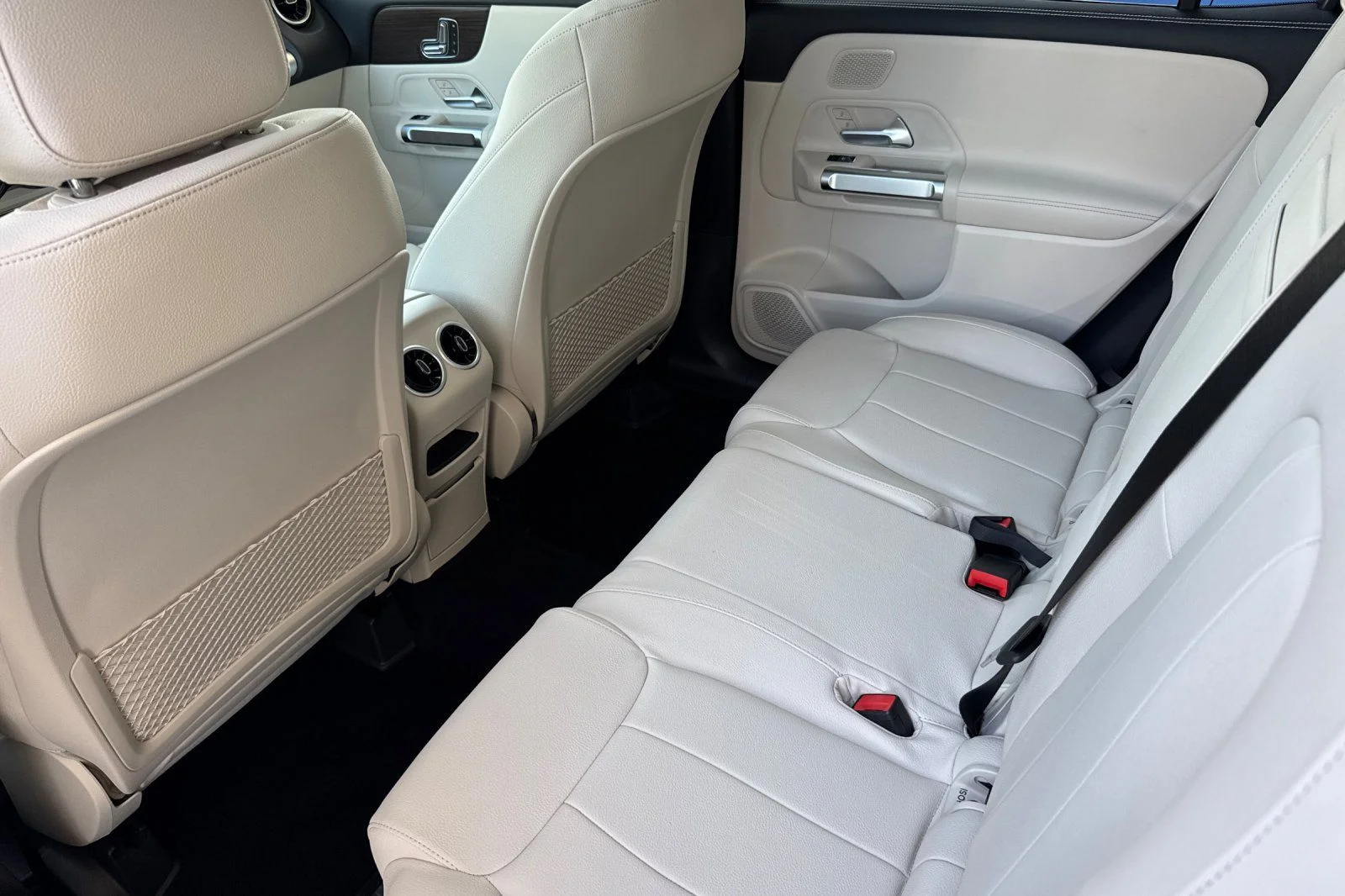 New 2026 Black Mercedes-Benz GLB 250 image 10