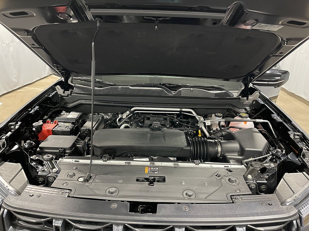 2026 GMC Canyon AT4 - Photo 16