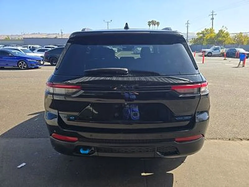 Used 2023 Black Jeep Trailhawk 4xe image 5