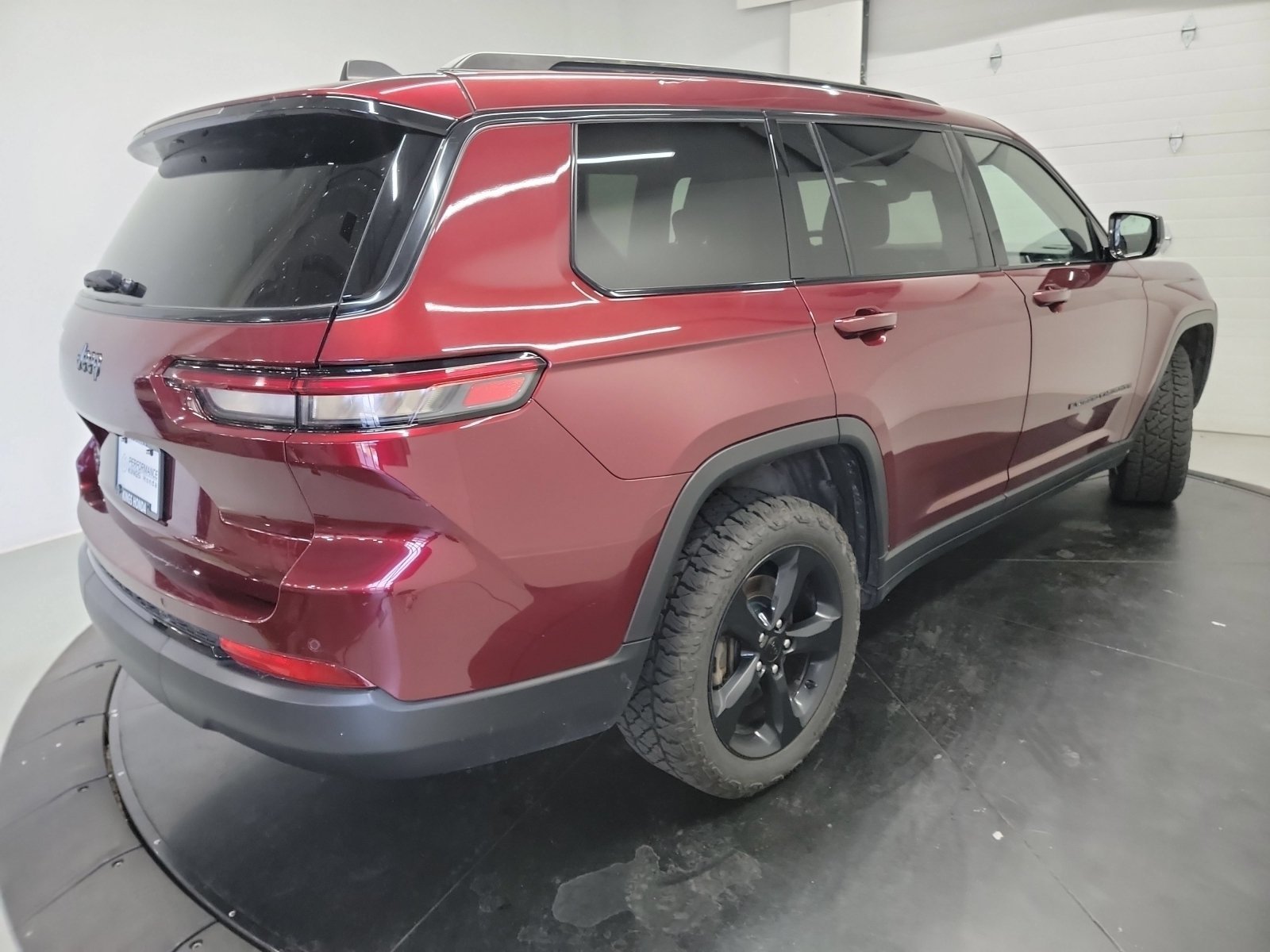 Used 2021 Velvet Red Pearlcoat Jeep Altitude image 8