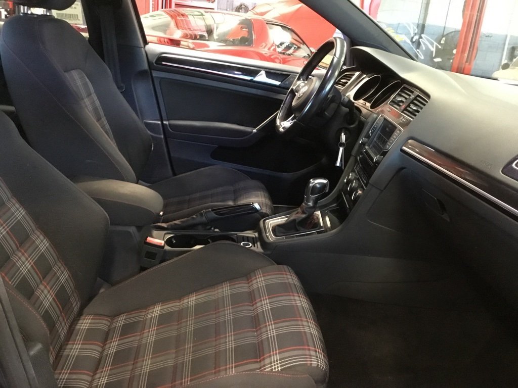 2017 Volkswagen Golf GTI Sport SE Autobahn photo 4