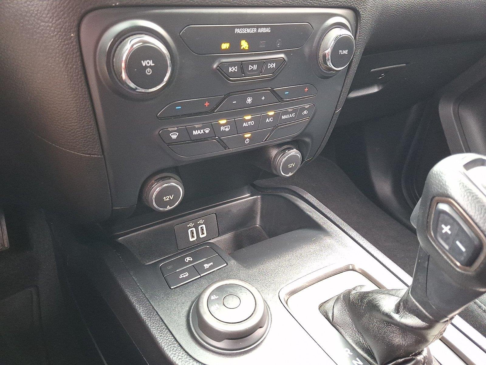 Used 2020 Shadow Black Ford XLT image 15