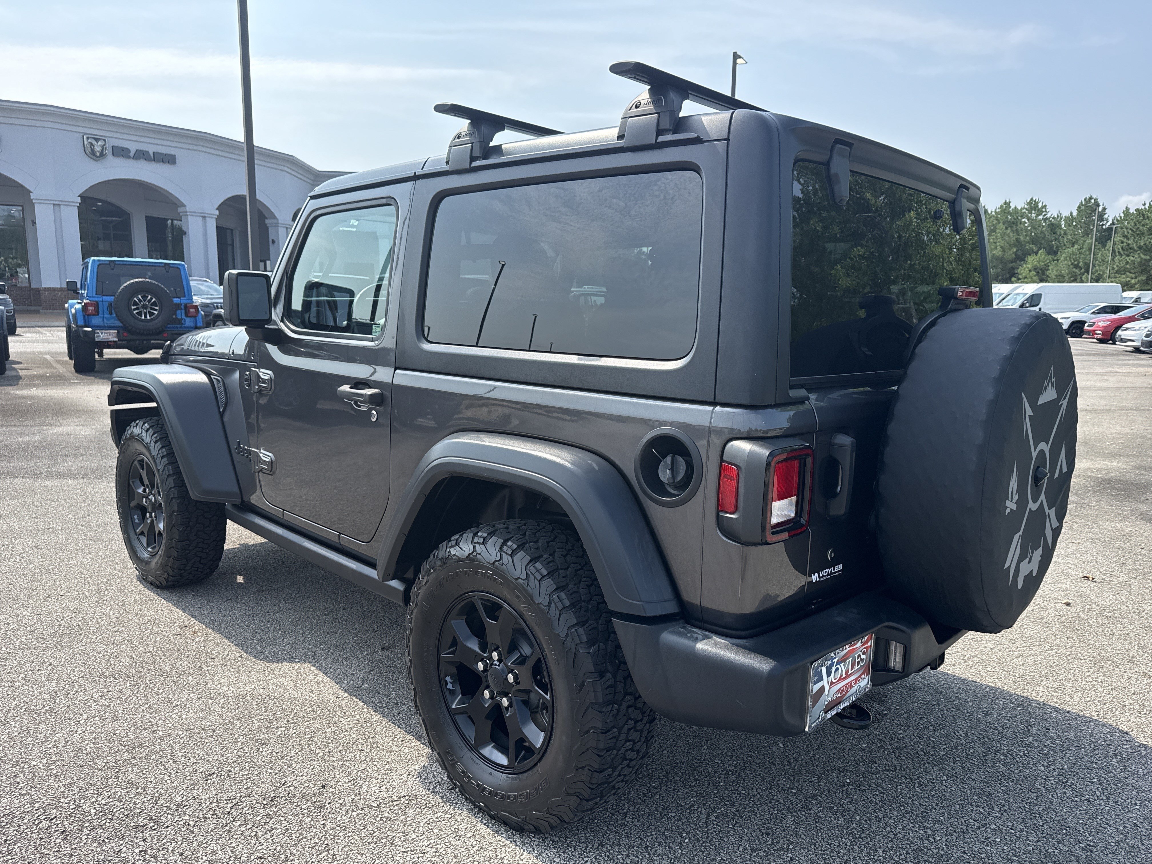 Used 2020 Granite Crystal Metallic Clearcoat Jeep Willys image 5