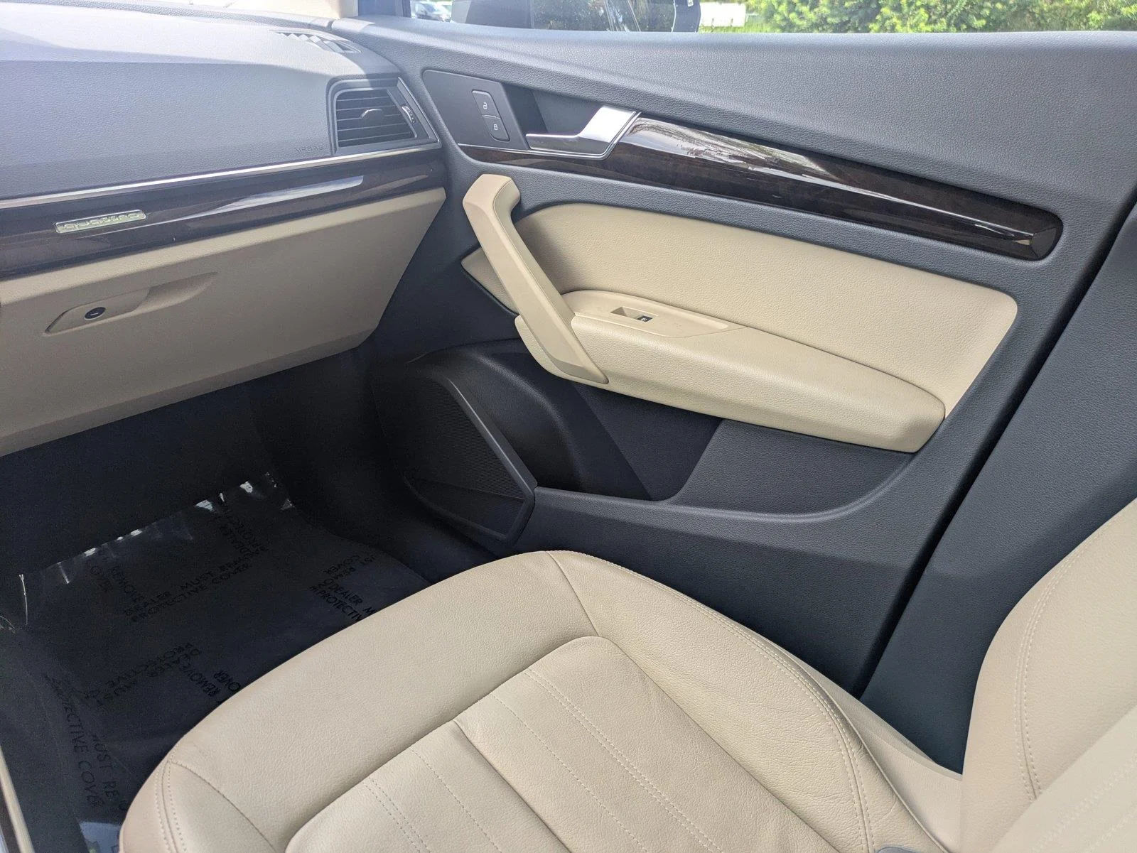 Used 2019 Moonlight Blue Metallic Audi Premium image 18