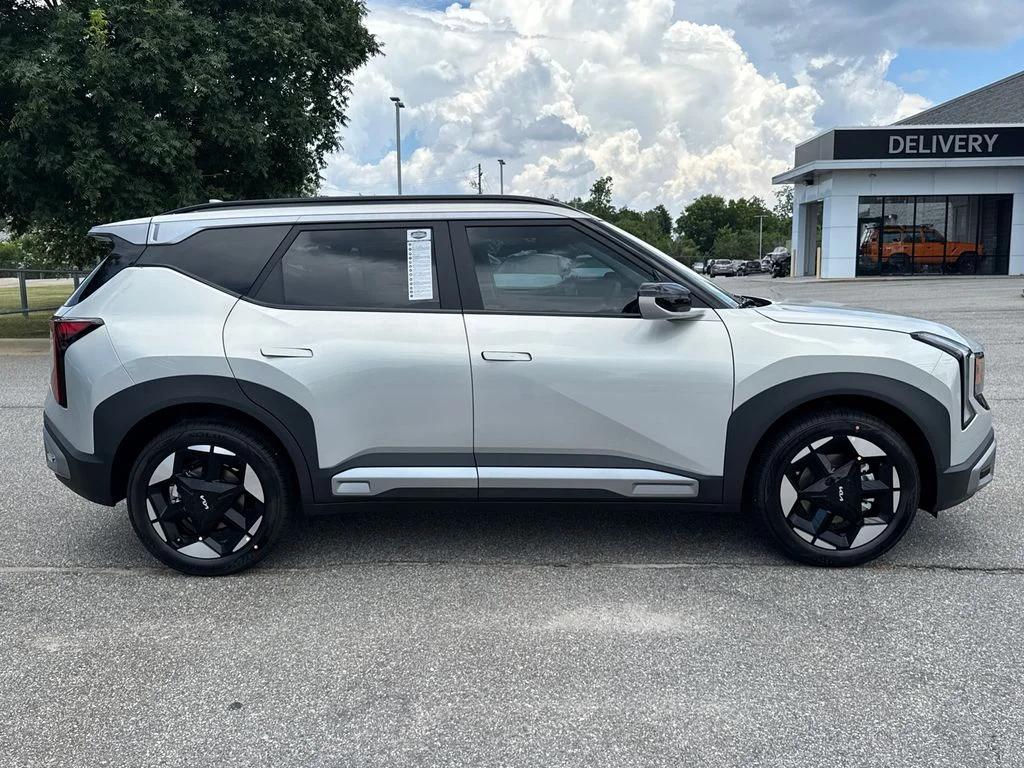 New 2027 Ivory Silver Kia EX image 2
