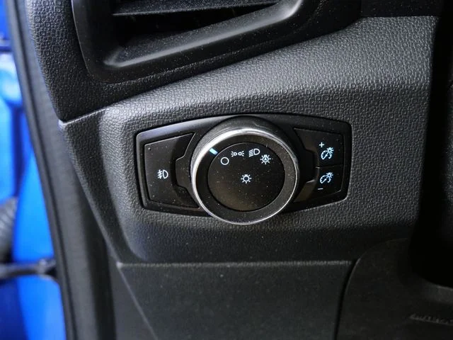 Used 2019 Blue Ford SE image 21