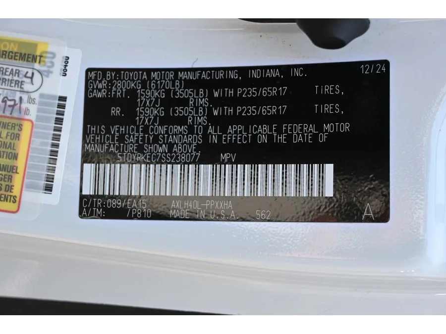 New 2025 WHITE Toyota XLE Mobility Handicap Van image 32