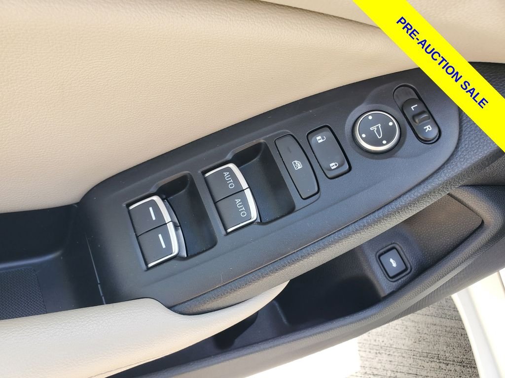 Used 2021 White Honda LX image 17