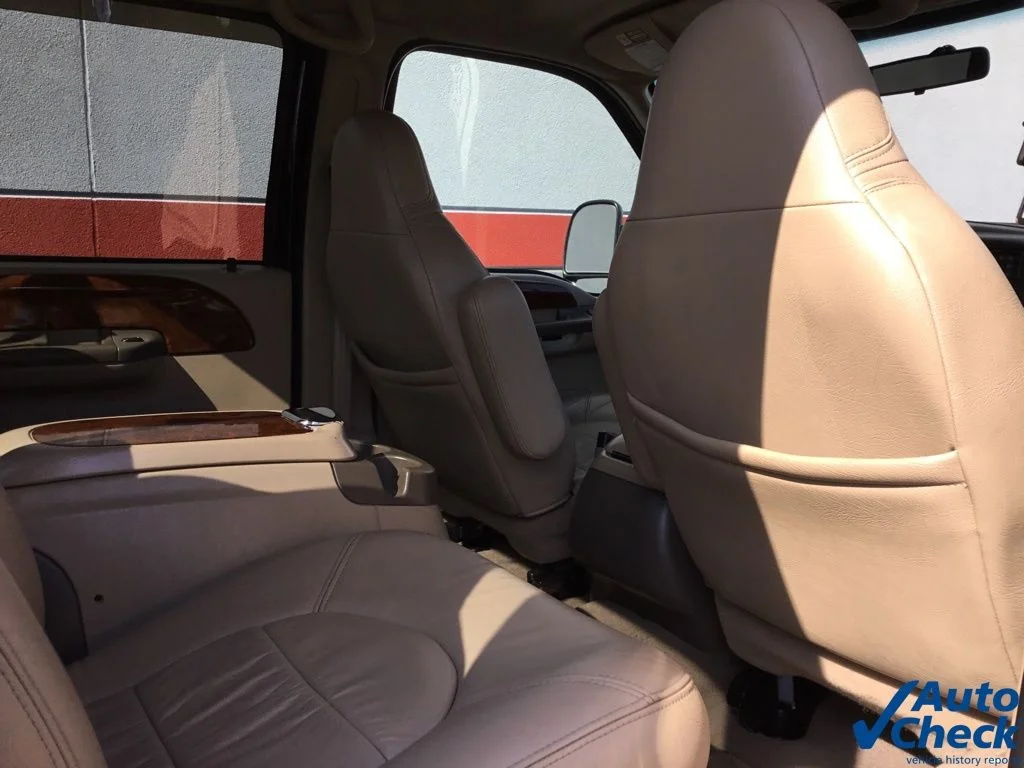 Used 2000 Black Ford Lariat image 32