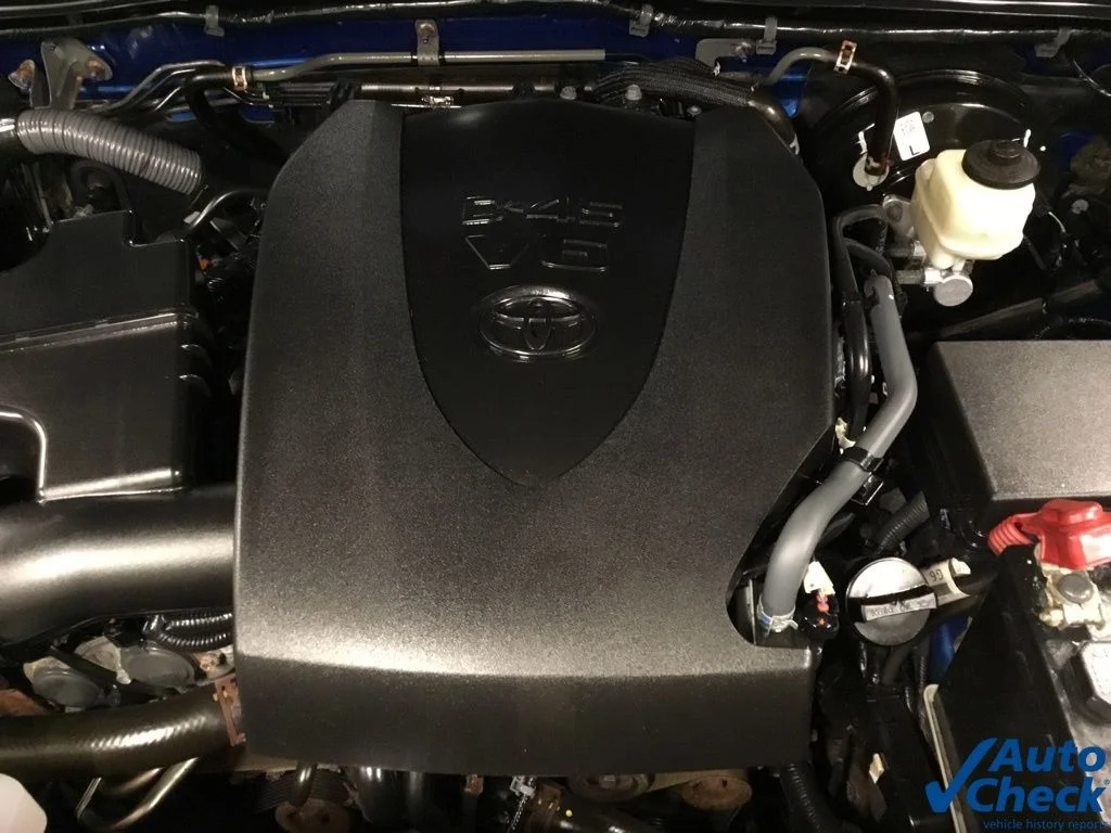 Used 2017 Blue Toyota SR5 image 35