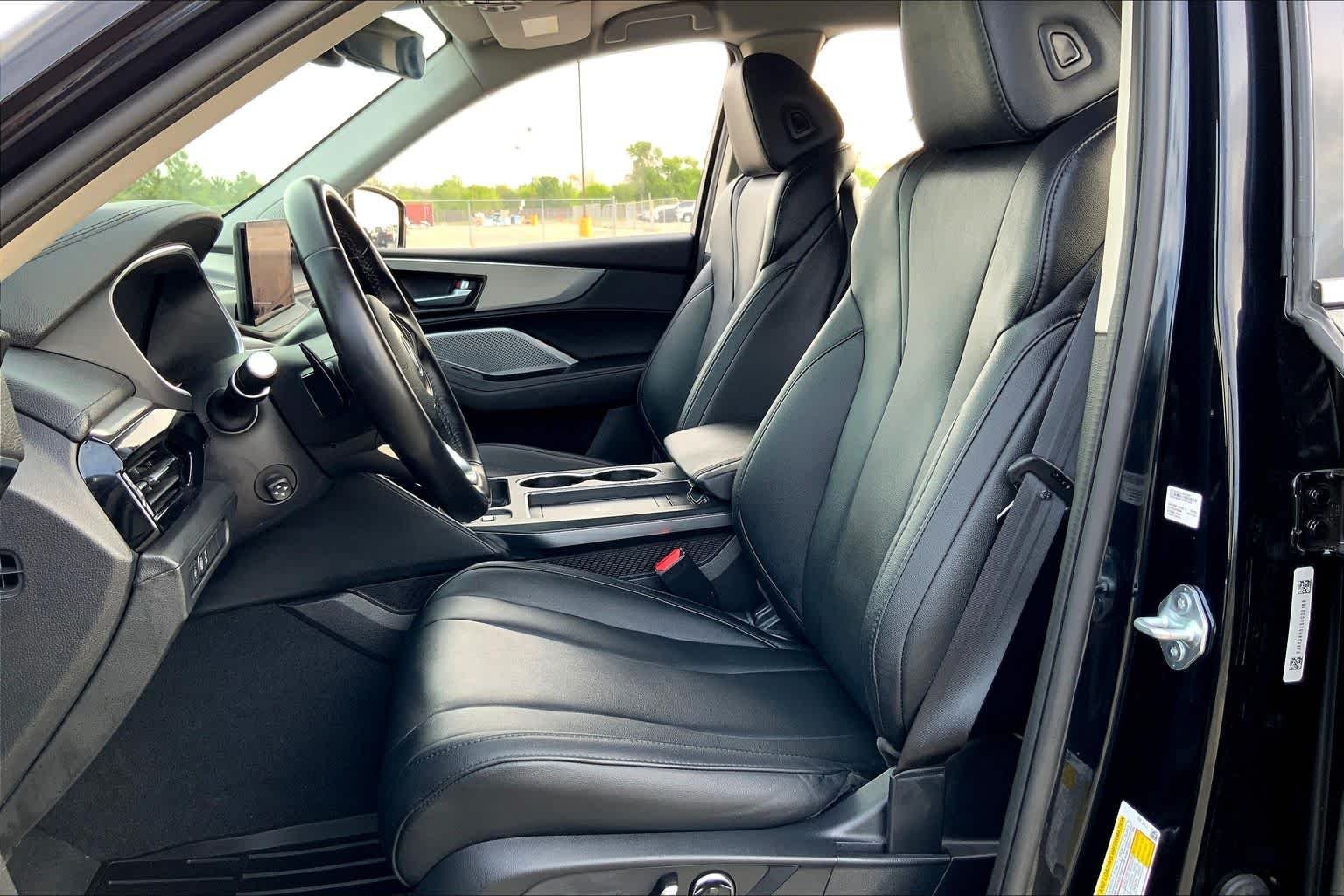 Used 2025 Majestic Black Pearl Acura  image 10