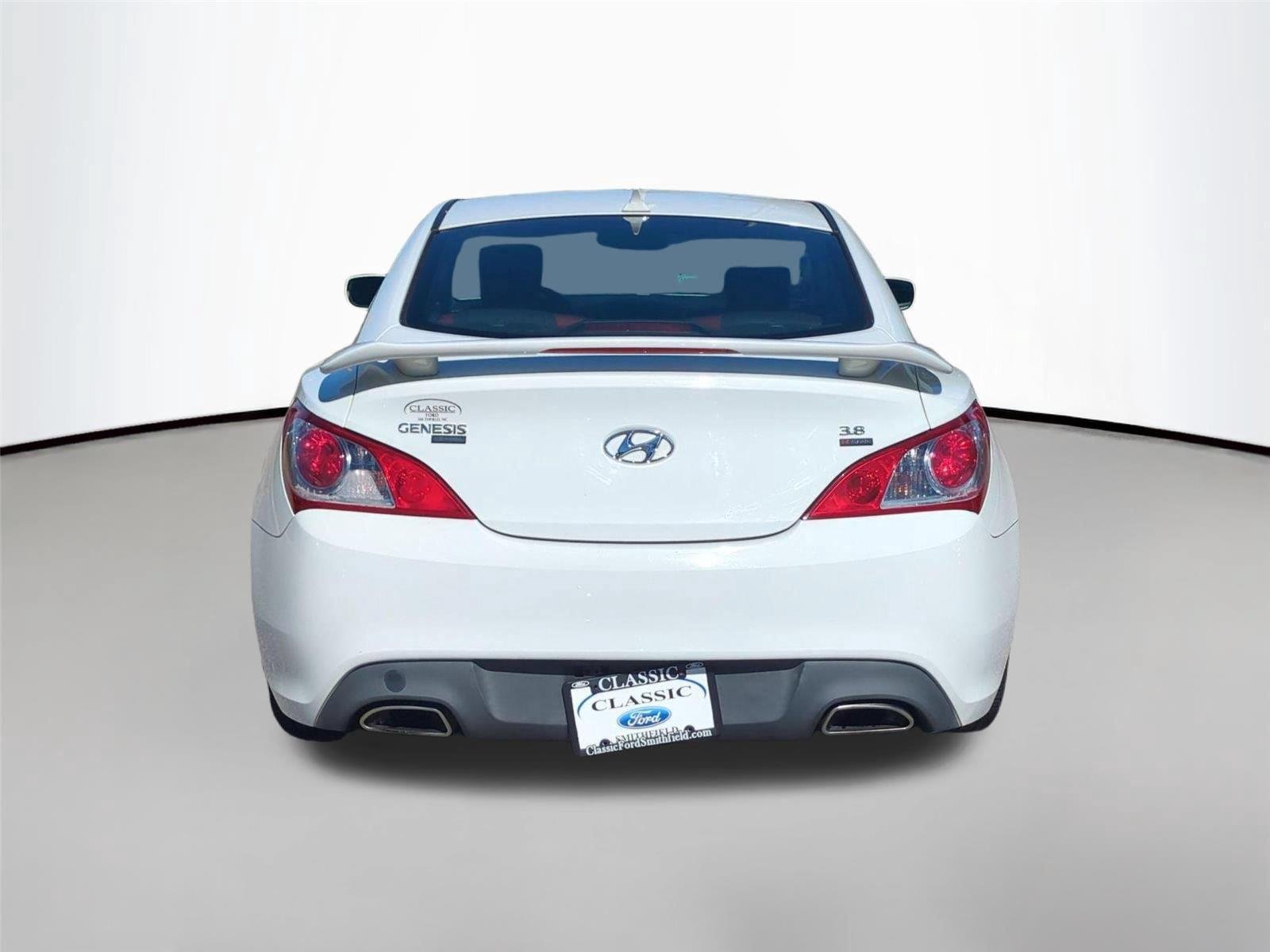 Used 2011 Karussell White Hyundai R-Spec image 4